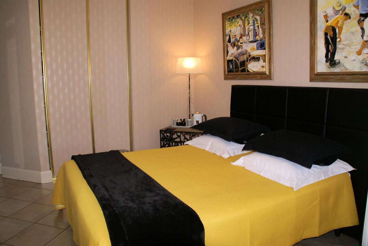 Chambre D'Hotes "Les Volets Bleus" - Villa L'Olivier Cote Mer 보-쉬르-메르 외부 사진