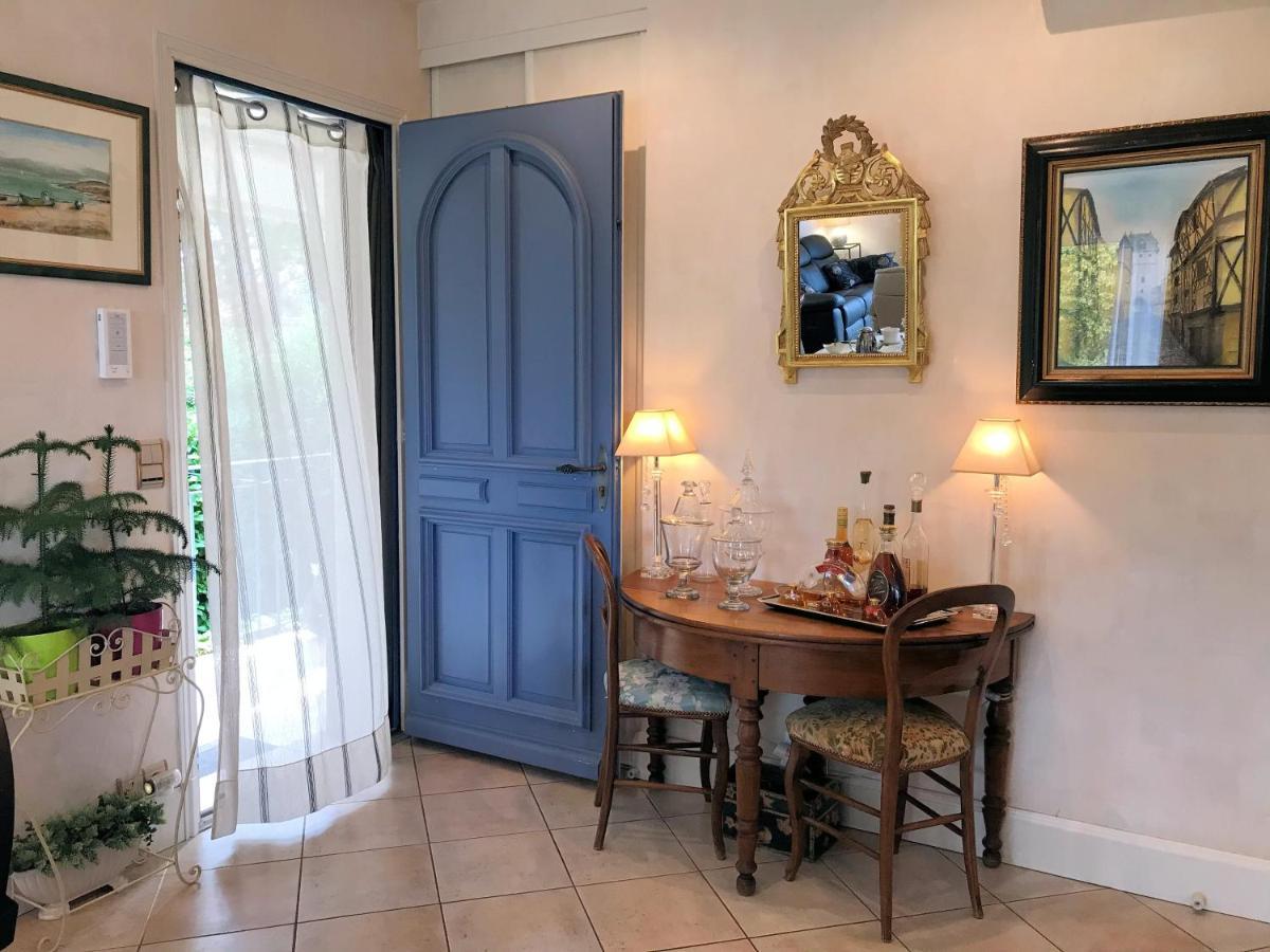 Chambre D'Hotes "Les Volets Bleus" - Villa L'Olivier Cote Mer 보-쉬르-메르 외부 사진